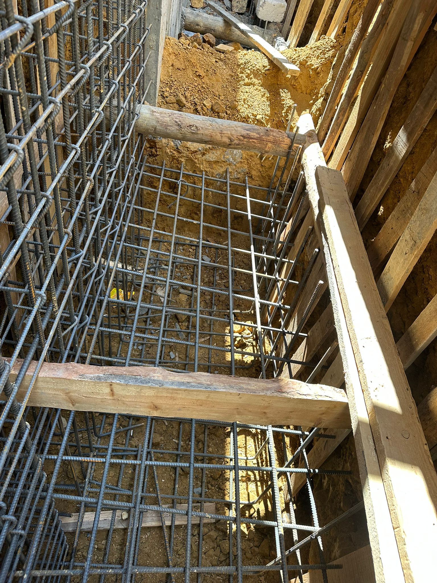 Ahşap Kalıp ve Kuyu Kazısı